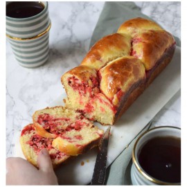 Grande Brioche tranchée aux pralines roses